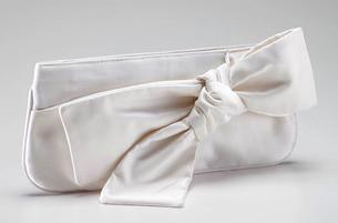 Adorable-white-clutch-for-wedding-by-lorelei.full