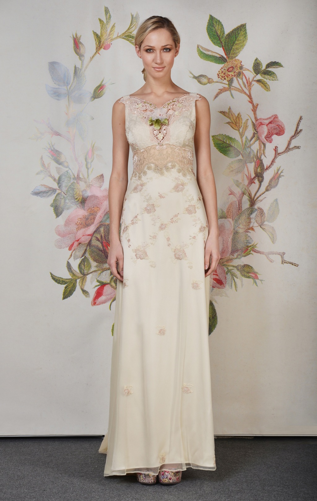 Claire-pettibone-spring-summer-2014-wedding-dress-primrose_f_01.full