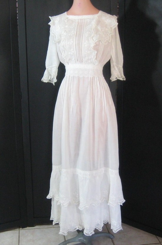 photo of Antique Edwardian wedding dress from 1900-1910s