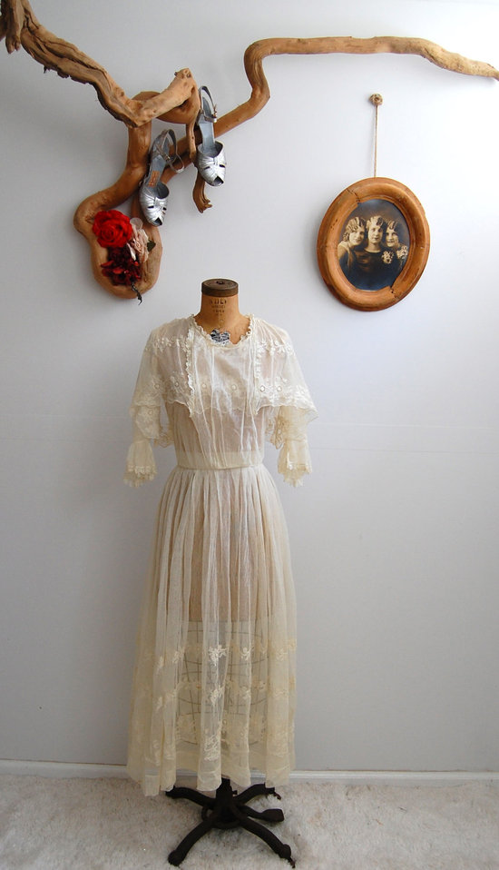 photo of Vintage 1910 wedding dress