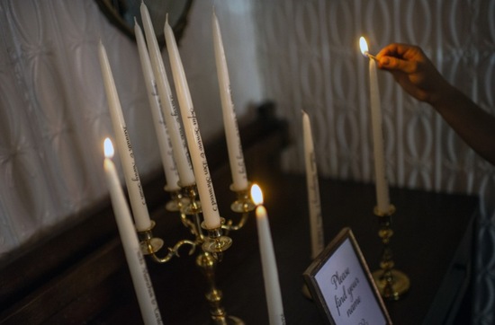 Simple wedding DIYs to try candle escort cards