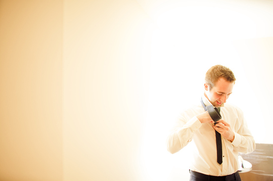rustic barn wedding IL photographers groom gets ready