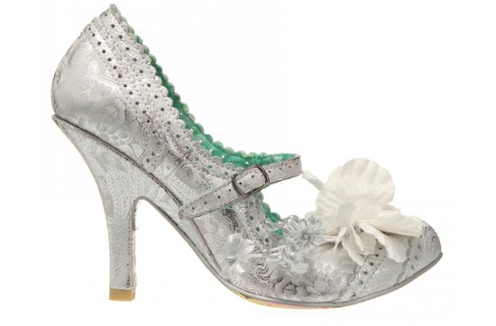 photo of Silver Sparkle to Jazz Up Your Wedding Day