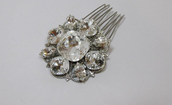 Laura Jayne couture bridal hair comb