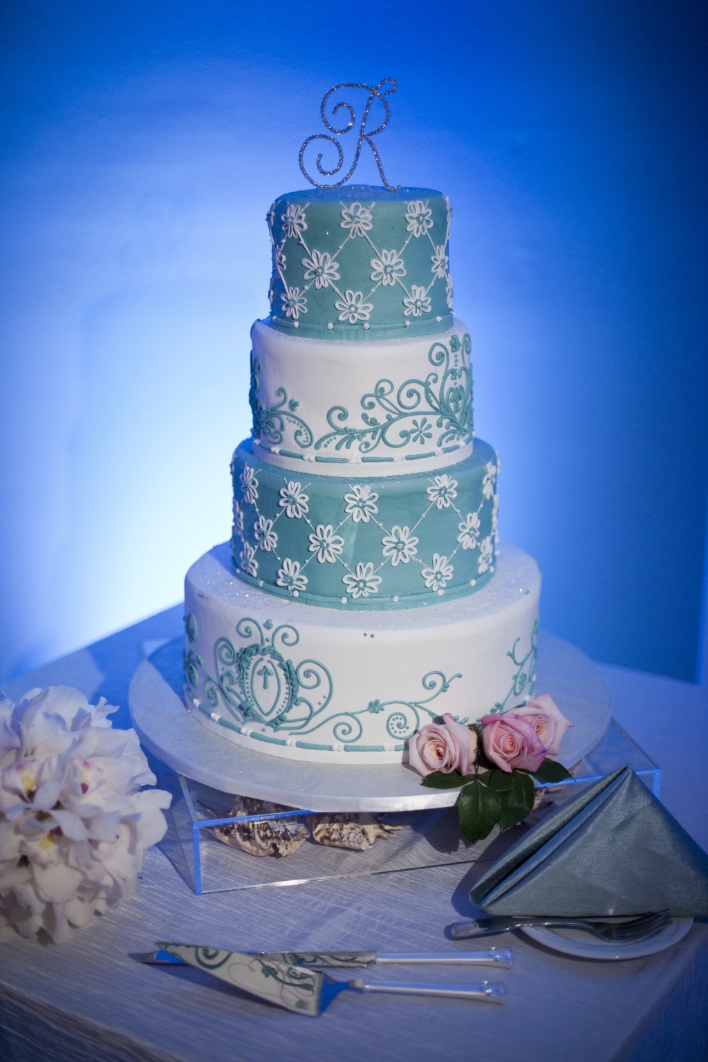 Opulent-wedding-cake-real-weddings-summer-themed.full