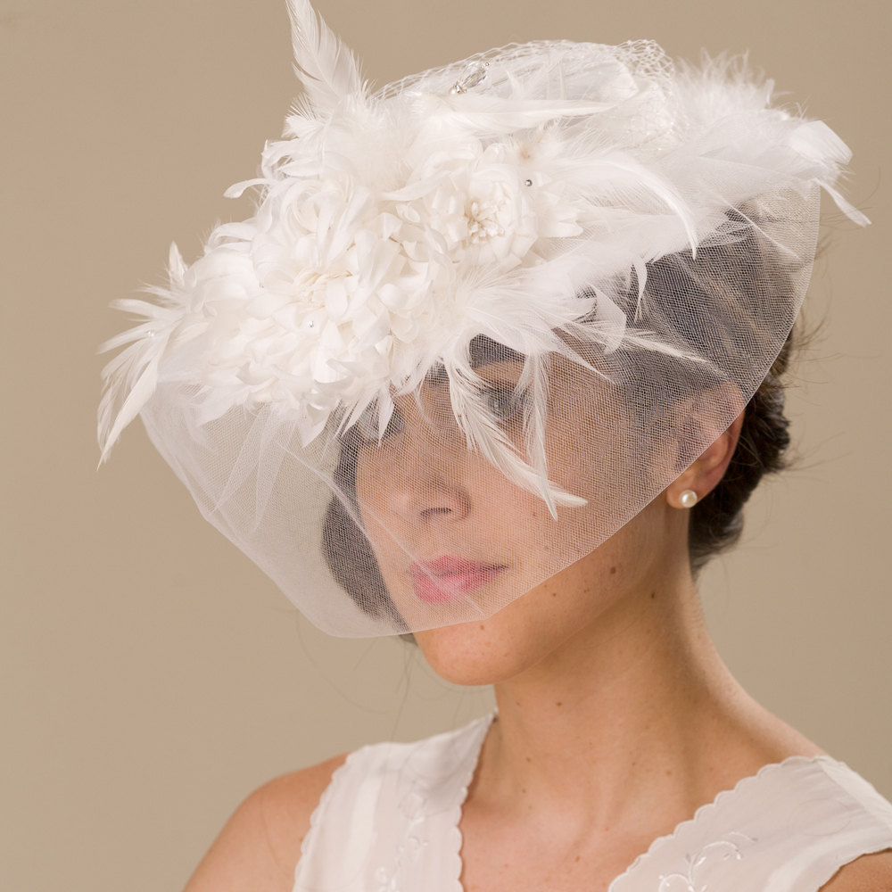 Wedding-hats-vintage-bridal-style-veils-feathers.full