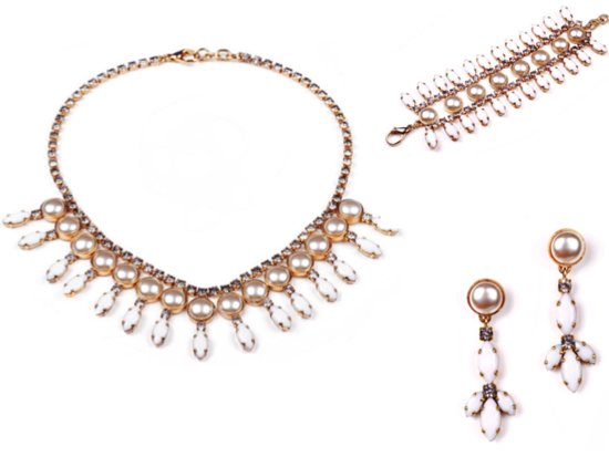 Elegant gold and crystal bridal jewelry set