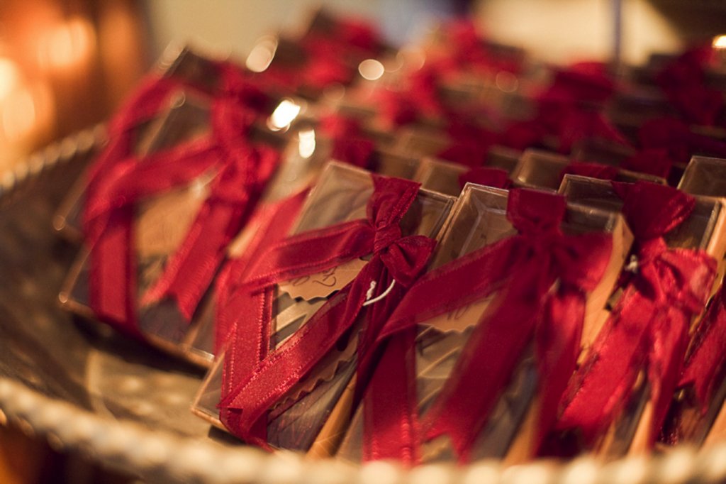 Fall-wedding-outdoor-wedding-ceremony-red-chocolate-brown-wedding-guest-favors.full