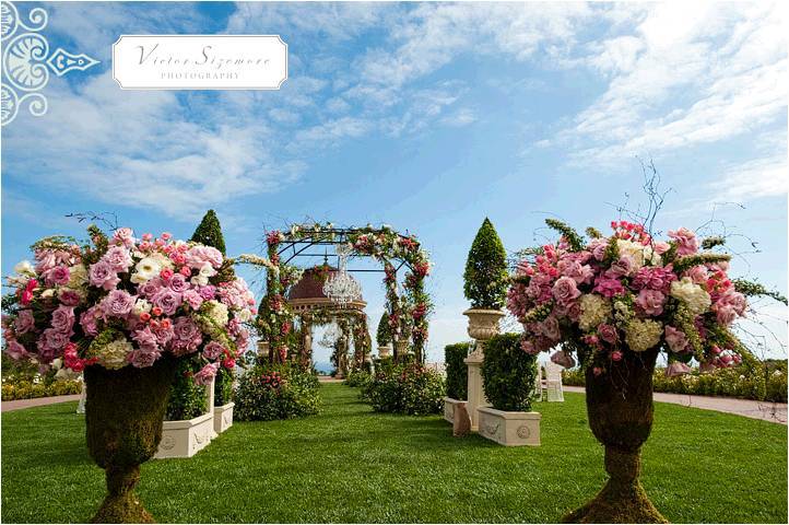 Luxe-outdoor-california-wedding-garden-wedding-pink-floral-topiaries.full