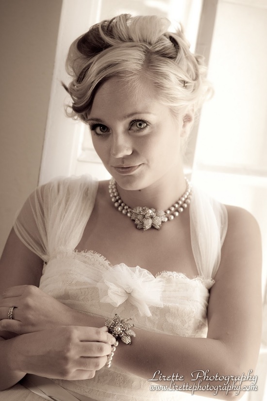 Pearl and rhinestone vintage bridal jewelry set