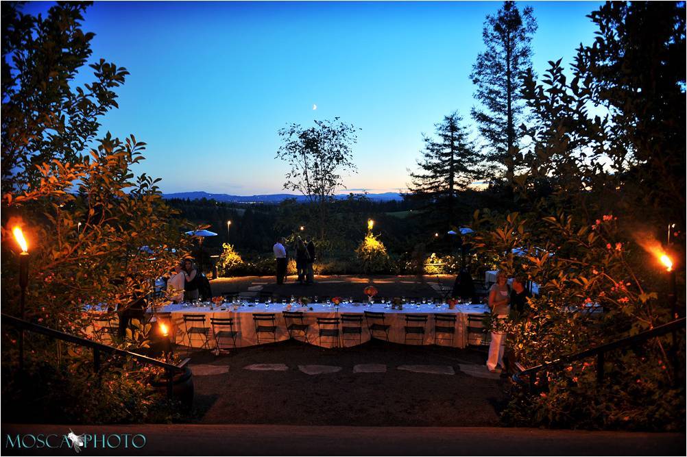 Outdoor-portland-wedding-fall-at-vineyard-venue-gorgeous-romantic-sunset.full
