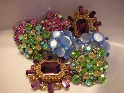 Colored_wedding_shoe_clips.full