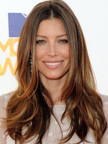 Get the look with three easy DIY steps- Jessica Biel's shiny, bouncy locks