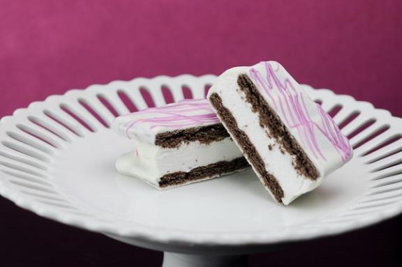 Delicious-wedding-favors-bridal-shower-favors-dessert.jpg.full