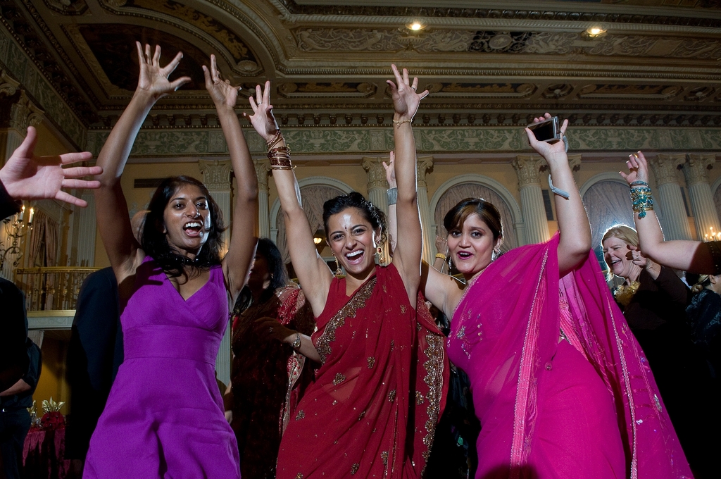 Hookup-friendly-wedding-wedding-party-planning-reception.full