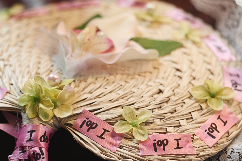 I-do-straw-fans-for-wedding-guests-pink-green.full