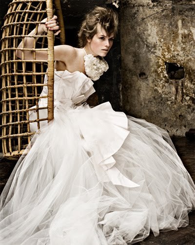 Ballet-inspired-wedding-dresses-tulle-bridal-fashion-style.full