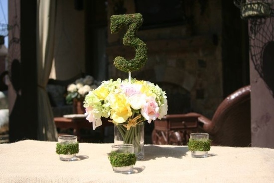 photo of Wedding Flower Friday: Moss, for an Eco-Friendly Wedding Feel