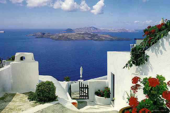 Santorini-greece-romantic-vacation-spot-giveaway.full