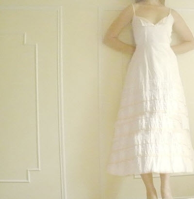 Casually-beautiful-white-tea-length-wedding-dress-simple.full