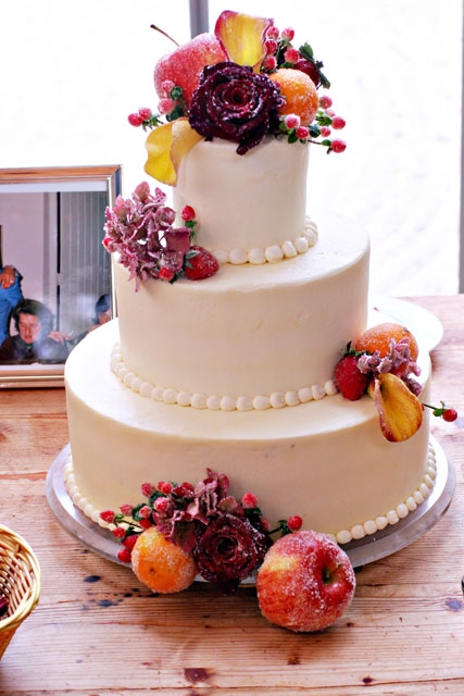 Beautiful-three-tier-white-wedding-cake-organic-eco-friendly.original