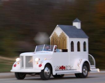 Chapel-on-wheels-makes-house-calls.full