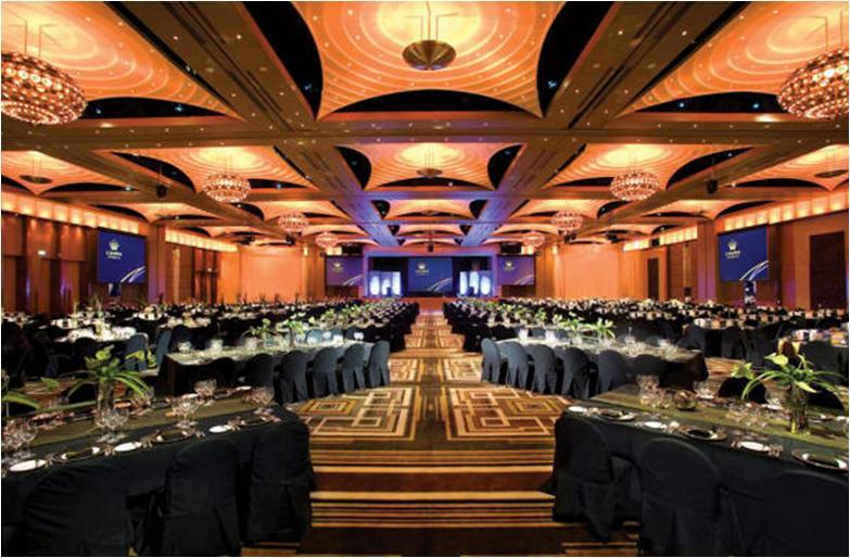 Wedding-in-australia-sitcom-stars-attend-and-host-jason-alexander-fran-drescher-crown-palladium-ballroom-melbourne.full
