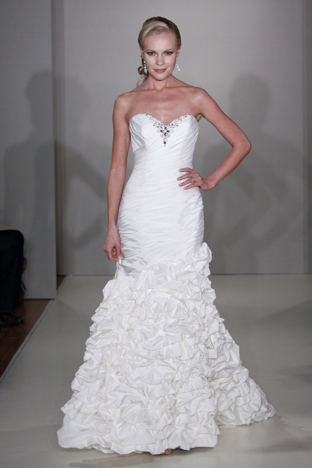 Alfred_angelo_private_2117f.full