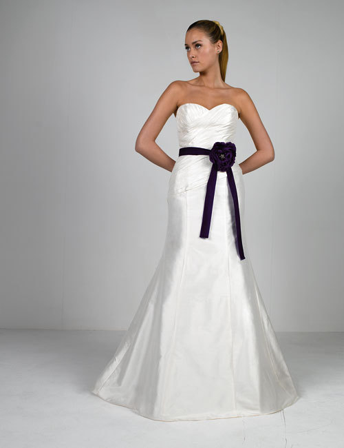 Justin_alexander_white-strapless-trumpet-with-black-ribbon-and-flower-at-waist.full