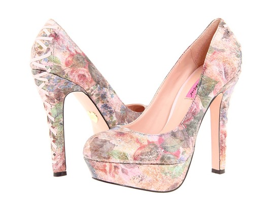 photo of Ditan wedding shoes