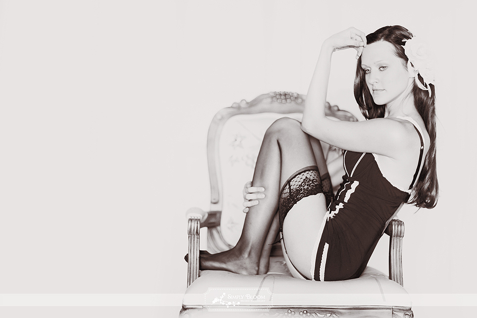 Romantic-wedding-photography-boudoir-bridal-shoot-black-white.full