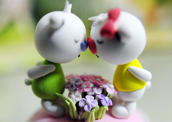 photo of Kissing Bears wedding cake toppers