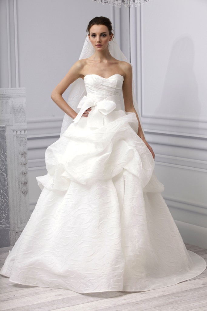 Spring-2013-wedding-dress-monique-lhuillier-bridal-gown-white-princess-bow-and-peplum.full