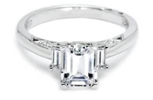Angelina-jolie-engagement-ring-lookalikes-by-tacori-2.medium