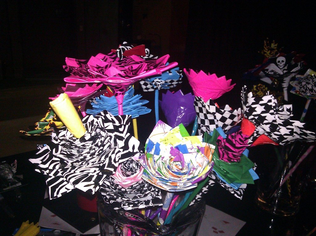 Offbeat-wedding-ideas-duct-tape-bridal-bouquet-wedding-flowers-1.full
