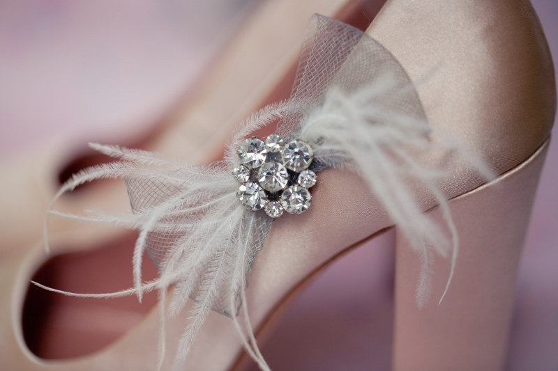 Bow-bridal-shoe-clips.full