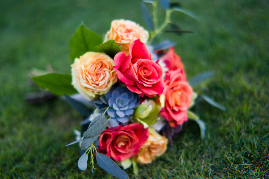 Spring-wedding-flowers-bridal-bouquet-roses-succulents.full