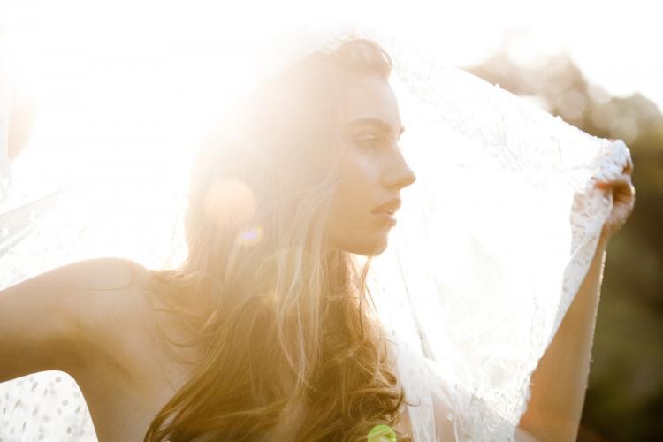 Romantic-bohemian-bride-lace-veil.full