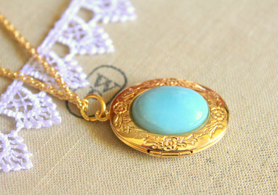 Make your Something Blue one of a kind! Vintage-inspired amazonite locket