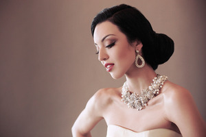 Retro-glam-wedding-hairstyle-low-chignon.medium