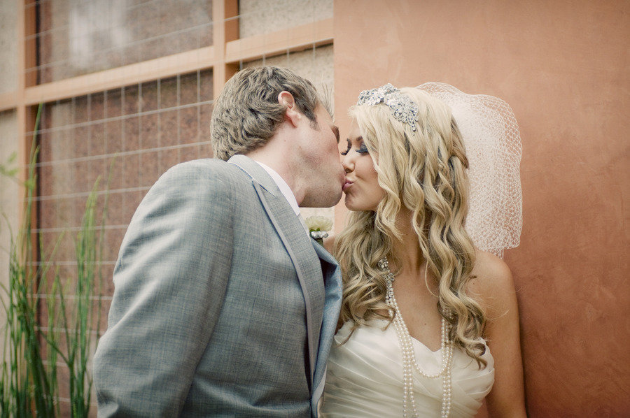 Wedding-hairstyles-all-down-blonde-bride-curls.full