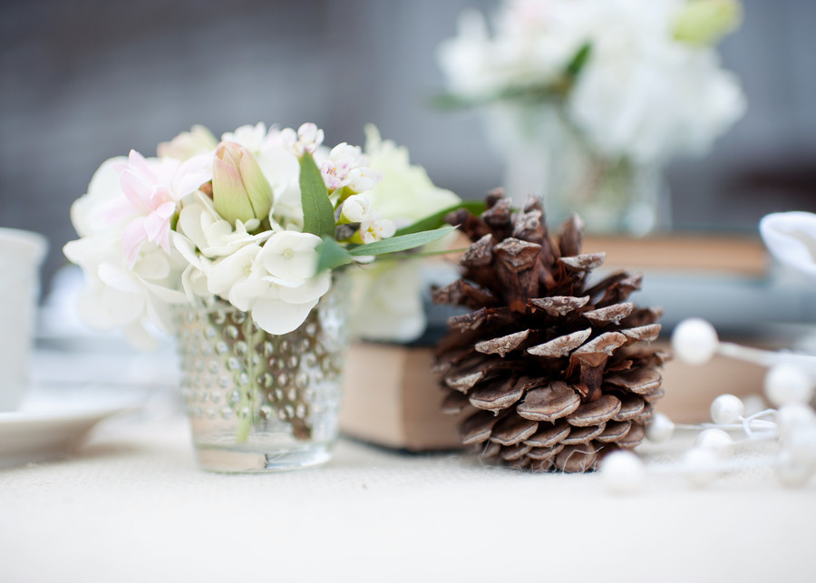 Rustic-winter-wedding-reception-tabletop-centerpiece.full