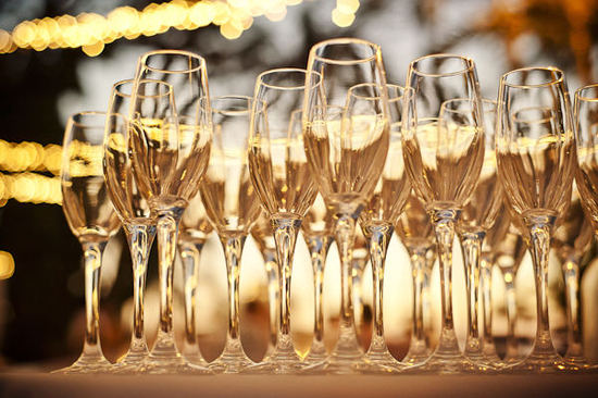photo of budget wedding ideas champagne cocktails