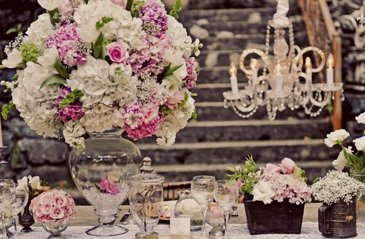 Romantic-pink-wedding-flowers-reception-topiary.full