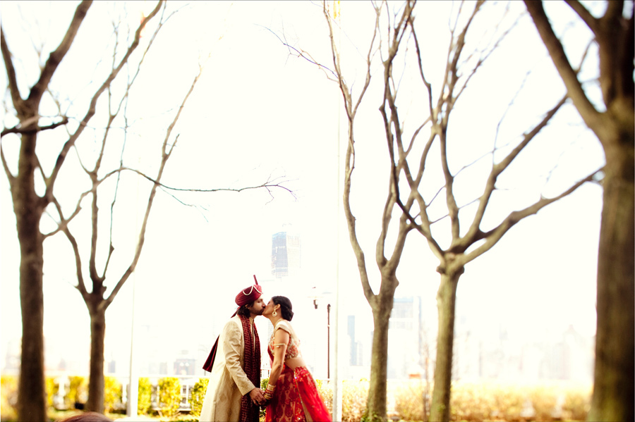 Multi-cultural-weddings-indian-bride-groom-kiss.full