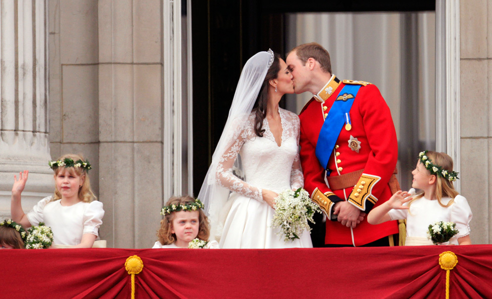 Royal-wedding-up-close-first-kiss-flower-girls-look-on.full