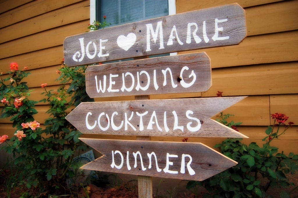 Handmade-wedding-signs-from-etsy-personalized-wedding-ideas-signage.full