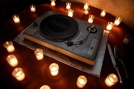 photo of 20 Awesomely Creative Grooms Cakes