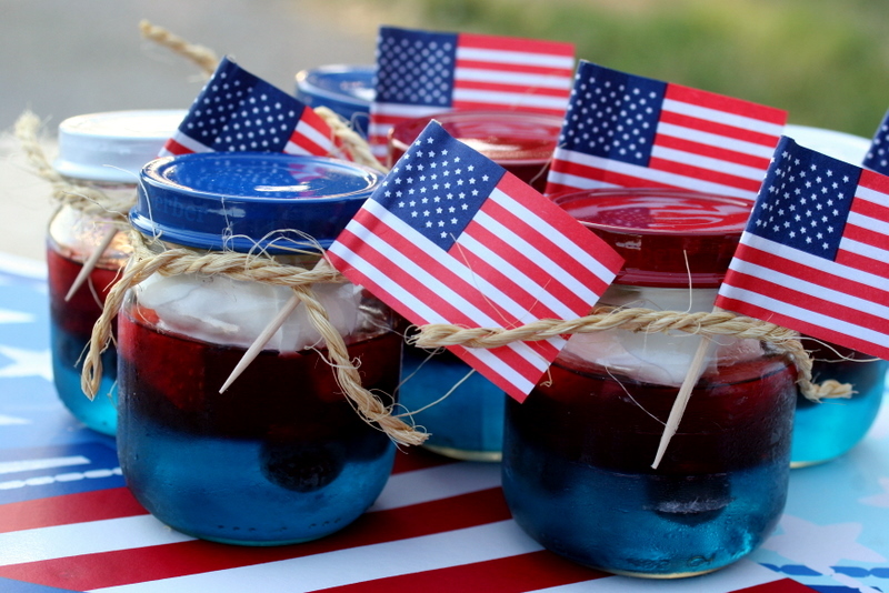 Patriotic-wedding-guest-favors-jello-in-mason-jars.full