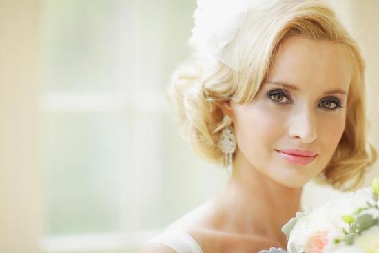 photo of The Many Sides of a Gorgeous Vintage Bride